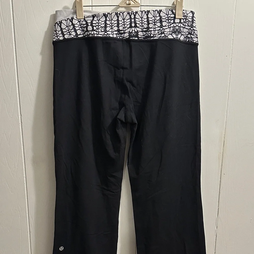 lululemon athletica Black Straight Leg yoga athleisure leggings